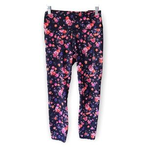 Fabletics Black and Pink Floral Printed Cropped Athletic Leggings Size Small